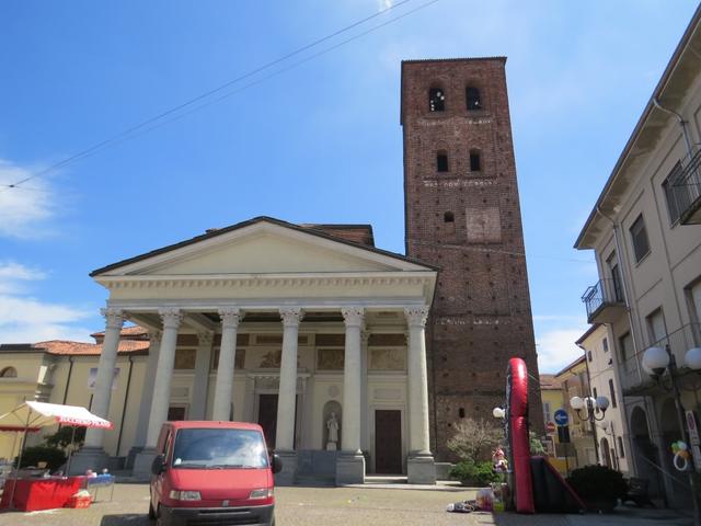 die grosse Kirche von Santhià