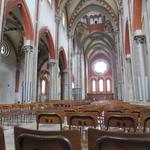 die Basilika bietet eine ausserordentliche Vereinigung aus romanischen und gotischen Elemente