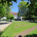 auf einer Bank im grossen Park von Überlingen haben wir die Mittagspause eingelegt