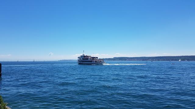 Ausflugsschiffe verbinden viele Städte und Dörfer am Bodensee