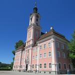 wir verlassen die wunderschöne Barocke Wallfahrtskirche mit seinem markanten Glockenturm...