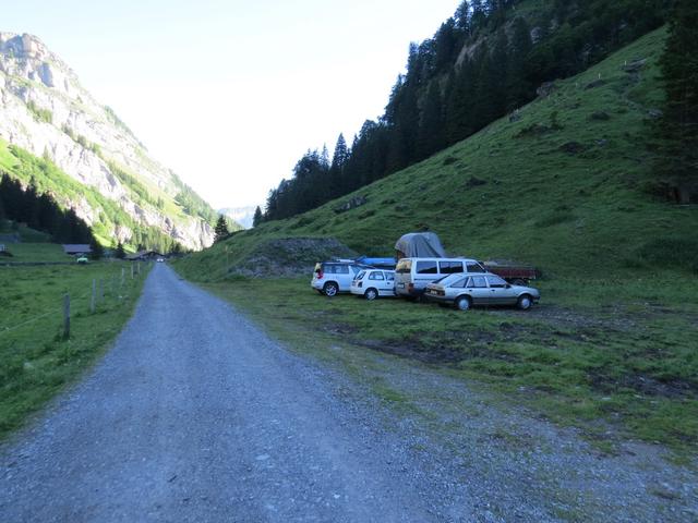 am Talende des Hüritals oberhalb von Muotathal bei Alt Stäfeli 1237 m.ü.M., parkieren wir das Auto