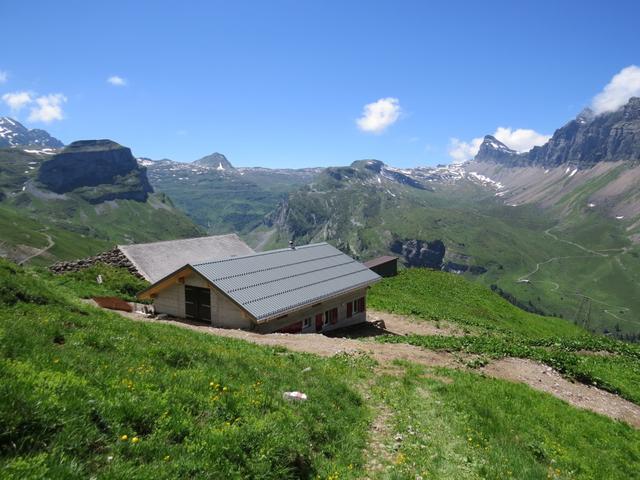 ...erreichen wir wieder die Alpgebäuden auf Alp Zingel 1791 m.ü.M.