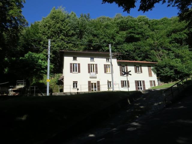 ...direkt zur Bahnstation San Nicolao 699 m.ü.M. der Monte Generoso Zahnradbahn