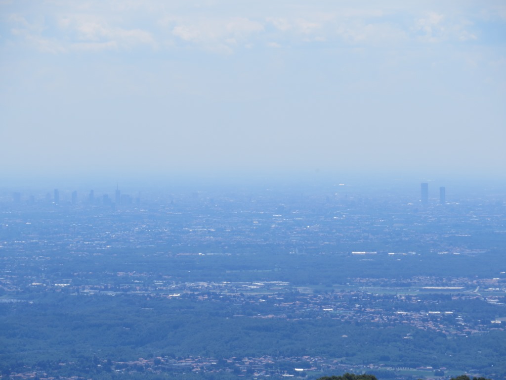Blick auf das Häusermeer von Mailand