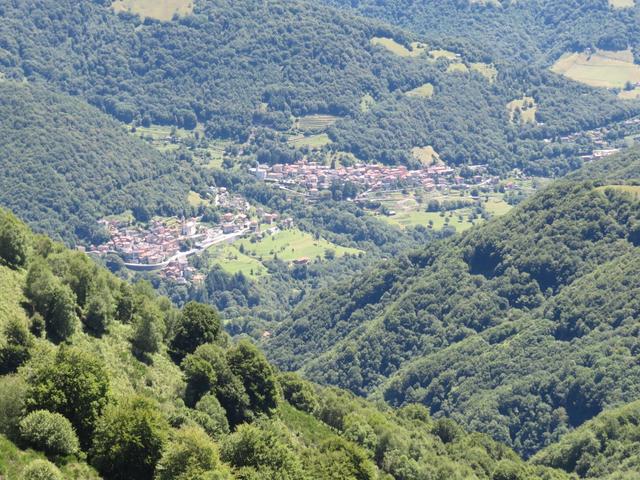 Tiefblick auf Muggio und Cabbio