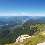 sehr schönes Breitbildfoto mit Blick auf den Lago di Lugano. Rechts der Baraghetto, den wir nachher besuchen werden