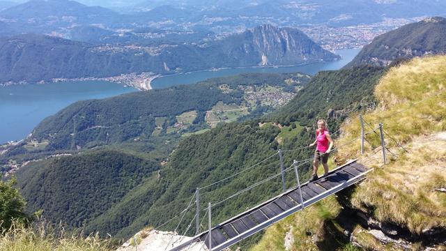 wieder über die kleine Brücke, verlassen wir den zweiten Gipfel des Baraghetto