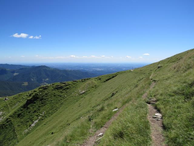 alles am Osthang des Monte Generoso und unterhalb des Gipfels, geht es nun Richtung Bergstation