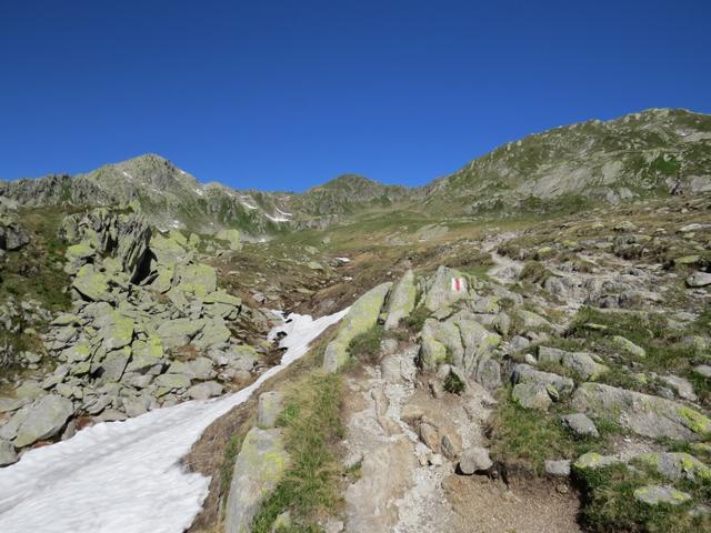 ...führt uns der Wanderweg zum Nordufer des Lago d'Orsino