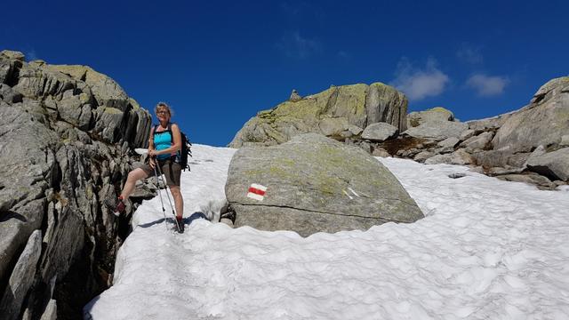 auf dem Weg zum  Lago d'Orsirora müssen wir immer wieder Altschneefelder überqueren