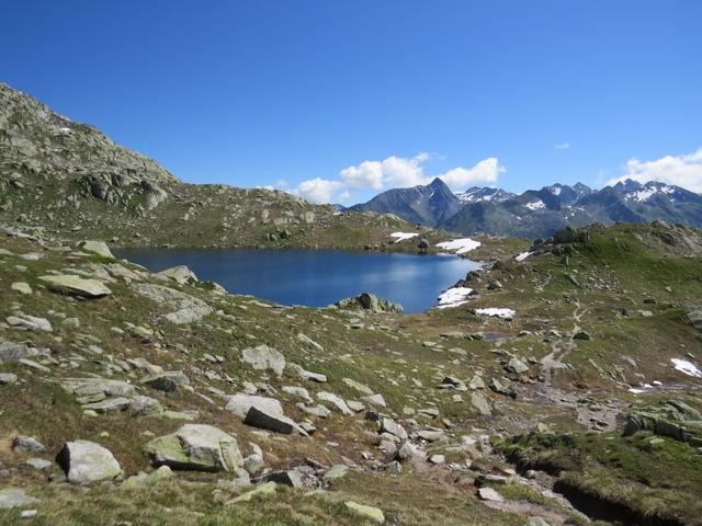 Blick zurück zum sehr schön gelegenen oberen Lago d'Orsirora