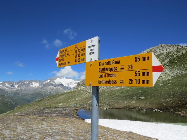 Wegweiser auf der Gatscholalücke 2528 m.ü.M.