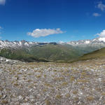 schönes Breitbildfoto mit Blick ins Witenwasserental und Furkapass