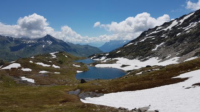 Blick von der Gatscholalücke zu den Laghi della Valletta. See Nummer 3. und 4.