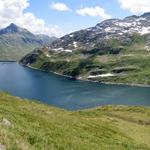 schönes Breitbildfoto mit Blick auf den Lago di Lucendro