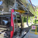 danach weiter mit der Gondelbahn. Ist das nicht herrlich, sitzend hinauf zu schweben?