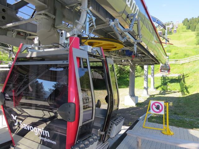 danach weiter mit der Gondelbahn. Ist das nicht herrlich, sitzend hinauf zu schweben?