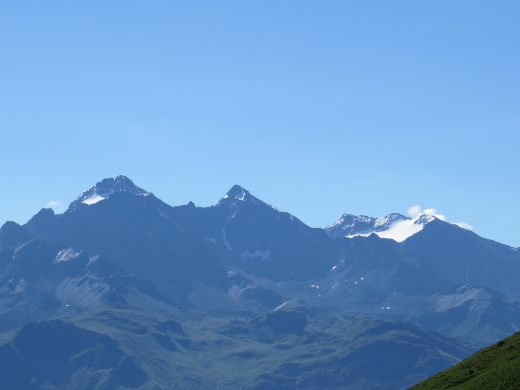 Blick zum Piz d'Err, Piz Calderas und Tschima da Flix