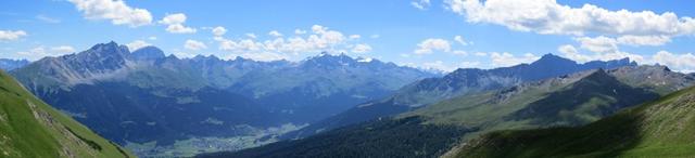 und nochmals ein schönes Breitbildfoto mit Blick in die Bündner Berge