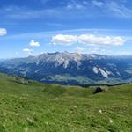 sehr schönes Breitbildfoto. Stätzer Horn, Lenzerheide, Rothorn und Landwassertal