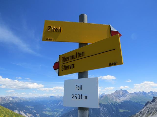 Wegweiser auf dem Grat 2501 m.ü.M. unser nächstes Ziel und zugleich Tagesziel lautet nun Obermutten