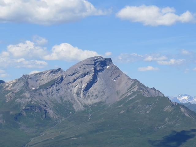 der Piz Beverin als Blickfang. Dort oben standen wir auch schon