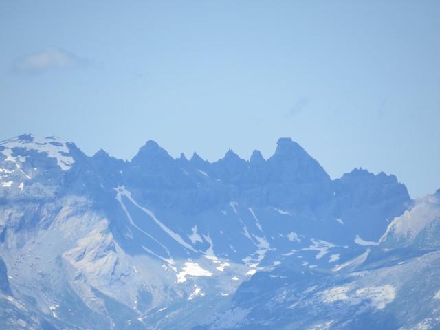 Blick zu den Tschingelhörner. Rechts davon, sieht man sogar das Martinsloch