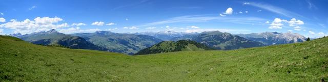 schönes Breitbildfoto aufgenommen auf der Muttner Alp