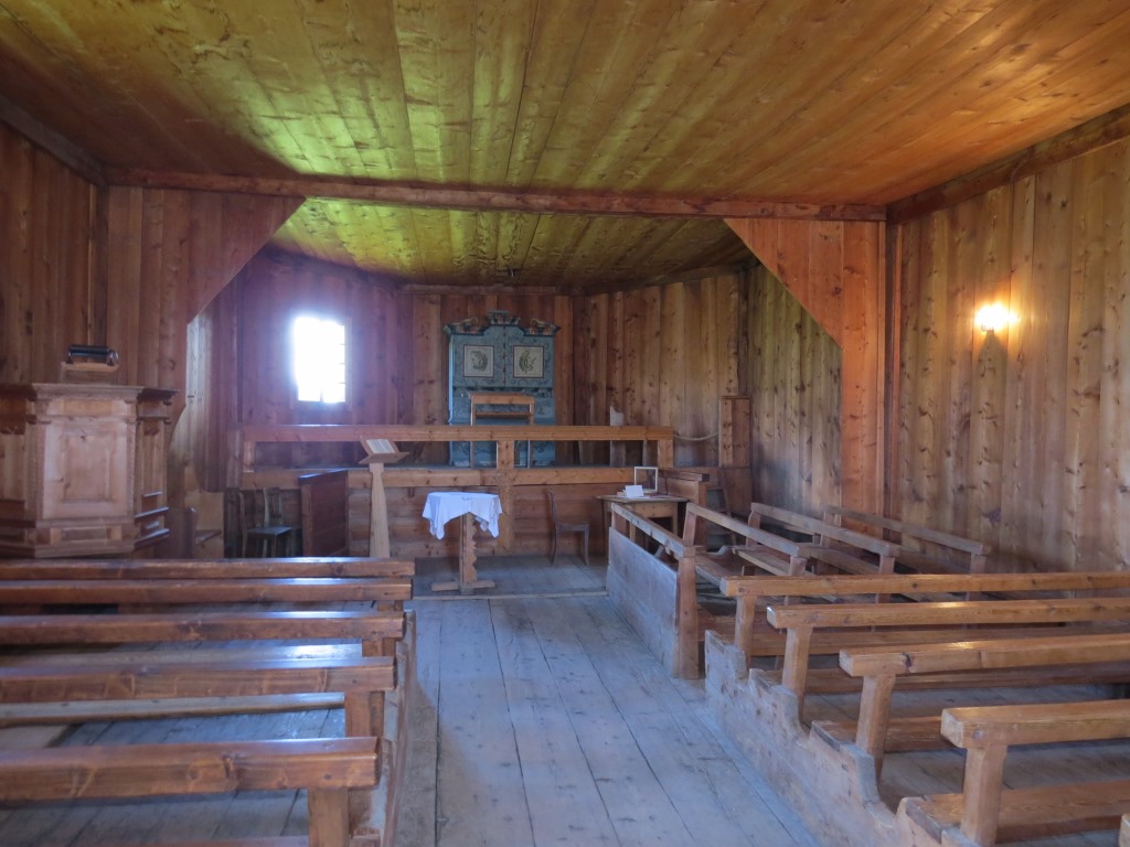 die Kirche zählt zu den einmaligen Sakralbauten der Schweiz. Sie ist das einzige Gotteshaus, das ganz aus Holz gefertigt wurde