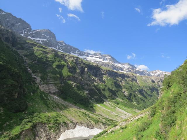 Blick hinauf zum Zapportgrat