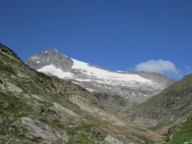 auf der anderen Seite des Adula liegen die Hütten Quarnei und Adula, die wir auch schon besucht haben