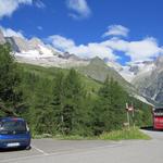 mit Blick auf Mont Dolent, Aiguille de l'A Neuve und Glacier du Dolent und l'A Neuve, parkieren wir unser Auto