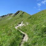 ...wandern wir weiter leicht aufwärts, Richtung kleiner Übergang bei Punkt 2144 m.ü.M.