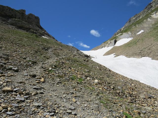 unten im Tal war es drückend heiss. Hier oben bläst ein unerbittlich kalter Wind