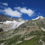 Blick hinauf zum Triolet, Mont Dolent und Glacier de Pré de Bard