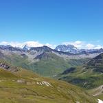 am Horizont sind Grand Combin mit Wolkenhaube und der Mont Vélan ersichtlich