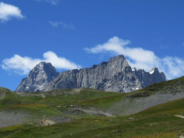 immer wieder müssen wir uns umkehren und die gewaltig schöne Aussicht bestaunen