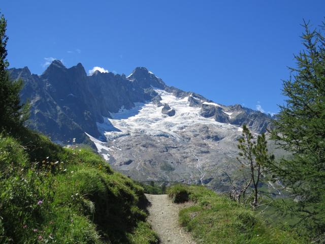 ...erreichen wir den sehr schönen Aussichtspunkt 1958 m.ü.M.