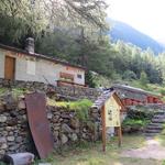 wir wandern geradeaus weiter und erreichen kurz danach Chalet du Glacier 1583 m.ü.M.