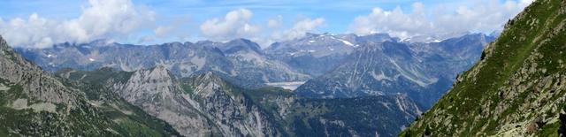 sehr schönes Breitbildfoto. Es ist sogar die Staumauer des Lac d'Emosson zu erkennen