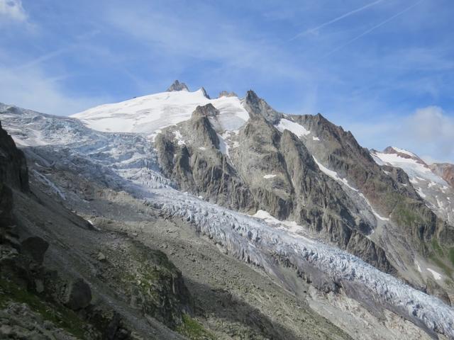 immer wieder bleiben wir stehen und bestaunen den wildzerrissenen Trientgletscher