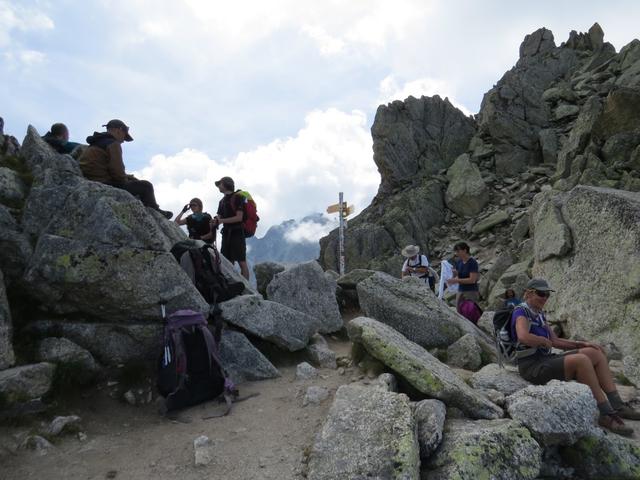 ...erreichen wir schweissgebadet die Fenêtre d'Arpette 2665 m.ü.M.