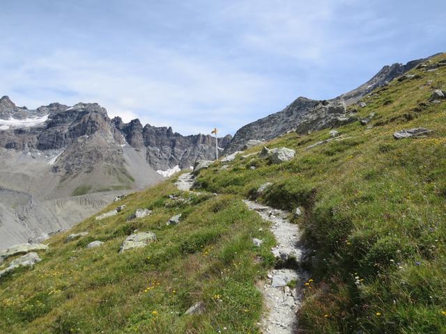 wir erreichen die Weggabelung des Weges das zur Cabane de Valsorey führt