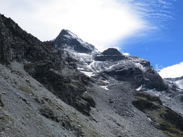 Blick hinauf zum Combin de Valsorey