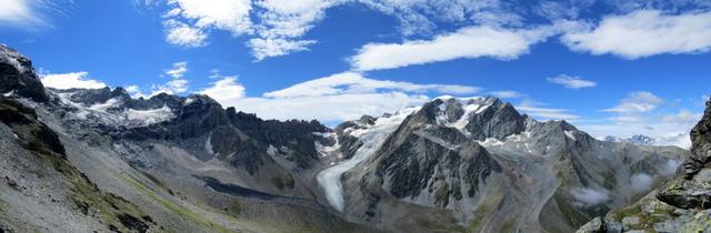 super schönes Breitbildfoto mit dem Mont Vélan in der Bildmitte