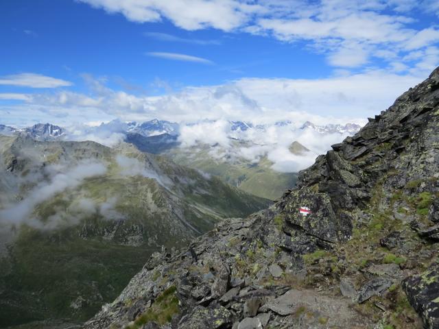 ein Wanderweg ist er eher nicht, sondern ein Hochgebirgspfad in urtümlichem Gelände