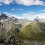 super schönes Breitbildfoto. Die Sicht reicht vom Glacier de Valsorey, Mont Vélan bis ins Trientgebiet