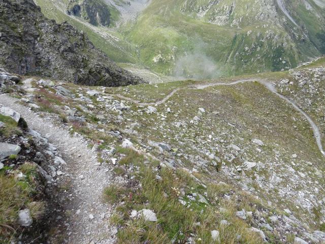 Blick hinunter zu Punkt 2689 m.ü.M.