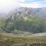 tief unter uns das Valsorey. Am Vortag sind wir dort durchgewandert um zur Cabane du Vélan zu gelangen